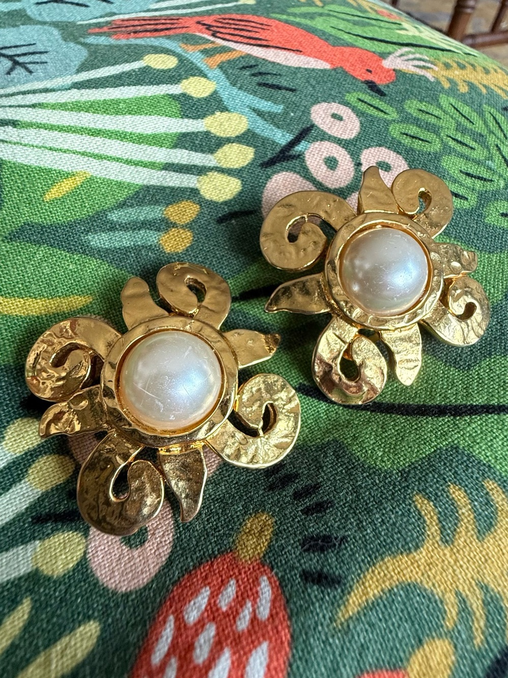 80s French Brushed Gold Bold Vintage Starburst Sun Faux Pearl Clip Earrings